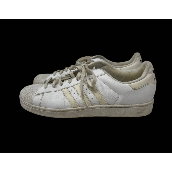 Adidas Men’s Superstar Sneakers size: 11 1/2